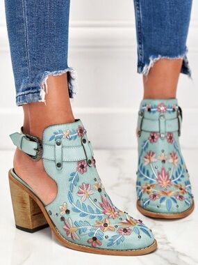 womens • size 8 • heel